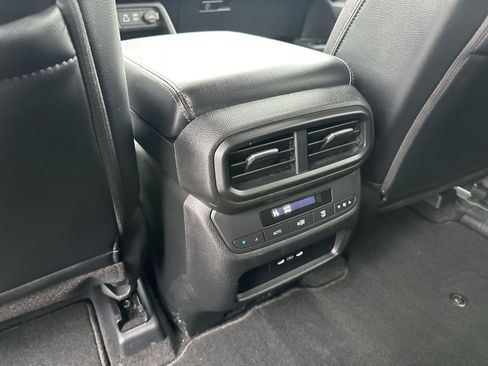 Certified 2025 Honda Pilot Touring image 38