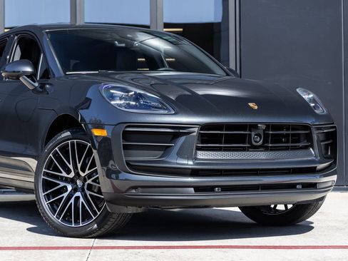 New 2026 Porsche Macan image 9