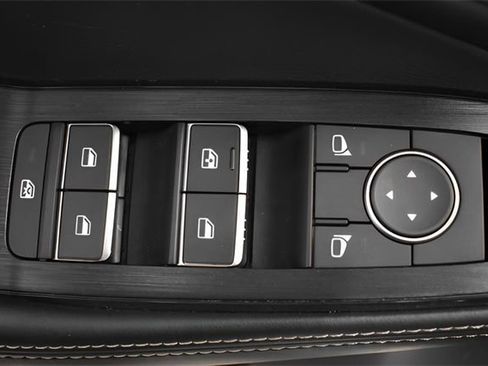 Used 2021 Nissan Rogue Platinum image 16