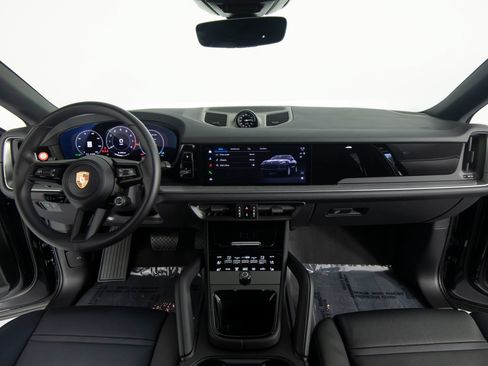 Certified 2026 Porsche Cayenne Coupe AWD/4WD image 35