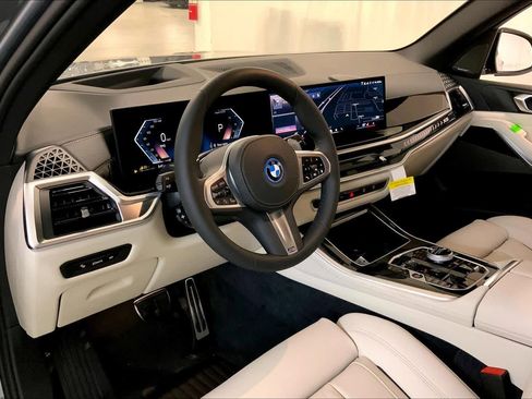 New 2026 BMW X5 xDrive50e image 8