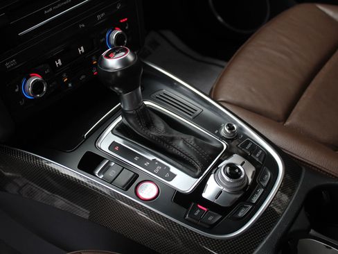 Used 2015 Audi SQ5 Prestige w/ Prestige Package image 25