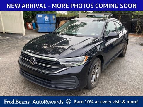 Used 2023 Volkswagen Jetta SE FWD image 3