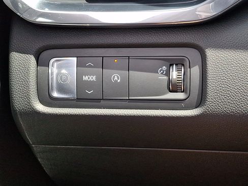 Used 2025 GMC Acadia Elevation FWD image 24