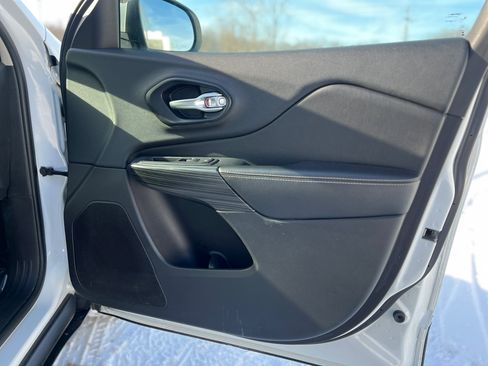 Used 2016 Jeep Cherokee Limited image 44