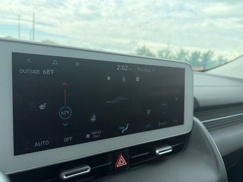 Used 2024 Hyundai Ioniq 5 SEL AWD/4WD image 17