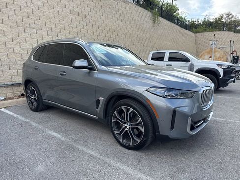 Used 2024 BMW X5 xDrive40i w/ Premium Package image 2