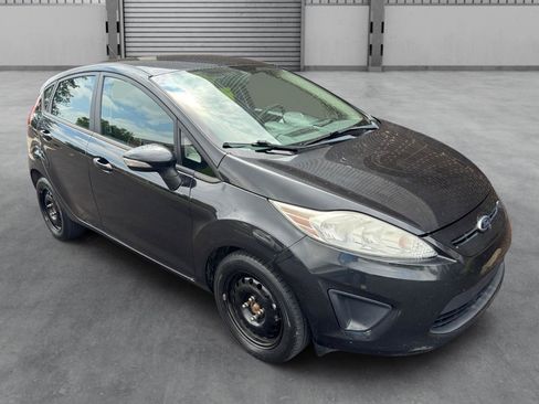 Used 2013 Ford Fiesta SE FWD image 26