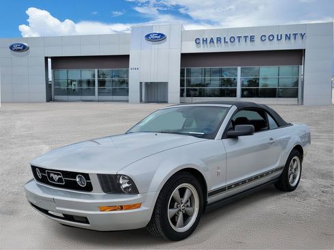 Used 2006 Ford Mustang V6 image 2