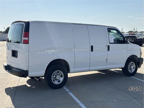 Used 2020 Chevrolet Express 2500 RWD image 2