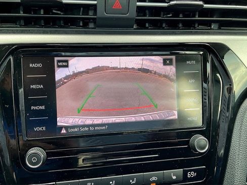 Used 2022 Volkswagen Passat 2.0T SE image 23