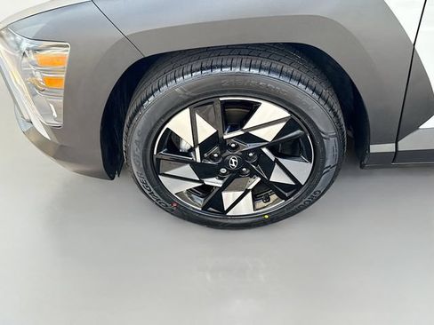 Used 2024 Hyundai Kona SEL FWD image 30