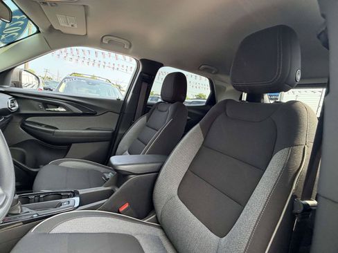 Used 2023 Chevrolet TrailBlazer LT FWD image 10