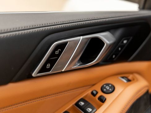 Used 2024 BMW X5 xDrive40i w/ Parking Assistance Package image 17