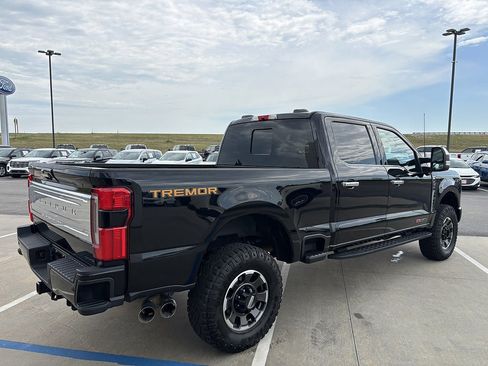 Used 2023 Ford F250 Platinum w/ Tremor Off-Road Package AWD/4WD image 5