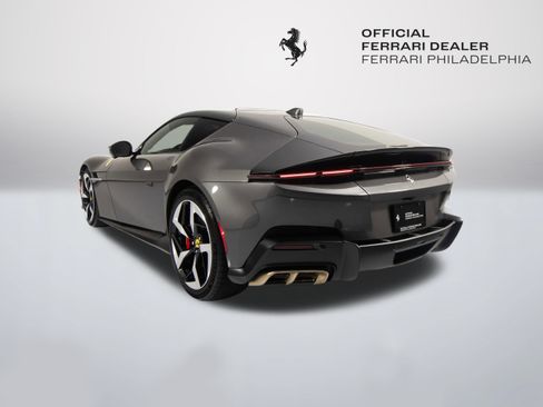 Certified 2025 Ferrari 12Cilindri RWD image 5