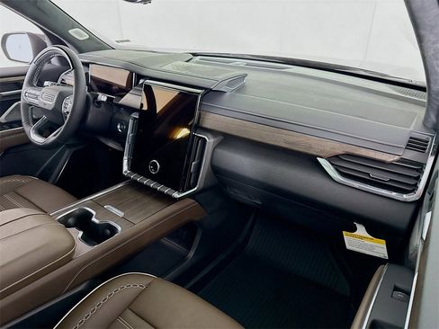 New 2026 GMC Acadia Denali Ultimate w/ LPO, Floor Liner Package image 25