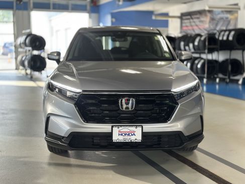 Used 2025 Honda CR-V EX image 2