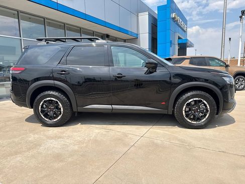 Used 2026 Nissan Pathfinder Rock Creek AWD/4WD image 6