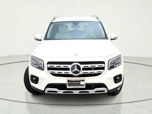 Certified 2022 Mercedes-Benz GLB 250 4MATIC w/ Premium Package Lite image 3