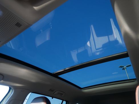 Used 2024 Volkswagen Atlas Peak Edition SEL image 34