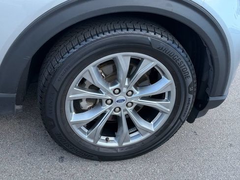 Used 2023 Ford Explorer XLT w/ Equipment Group 202A RWD image 19