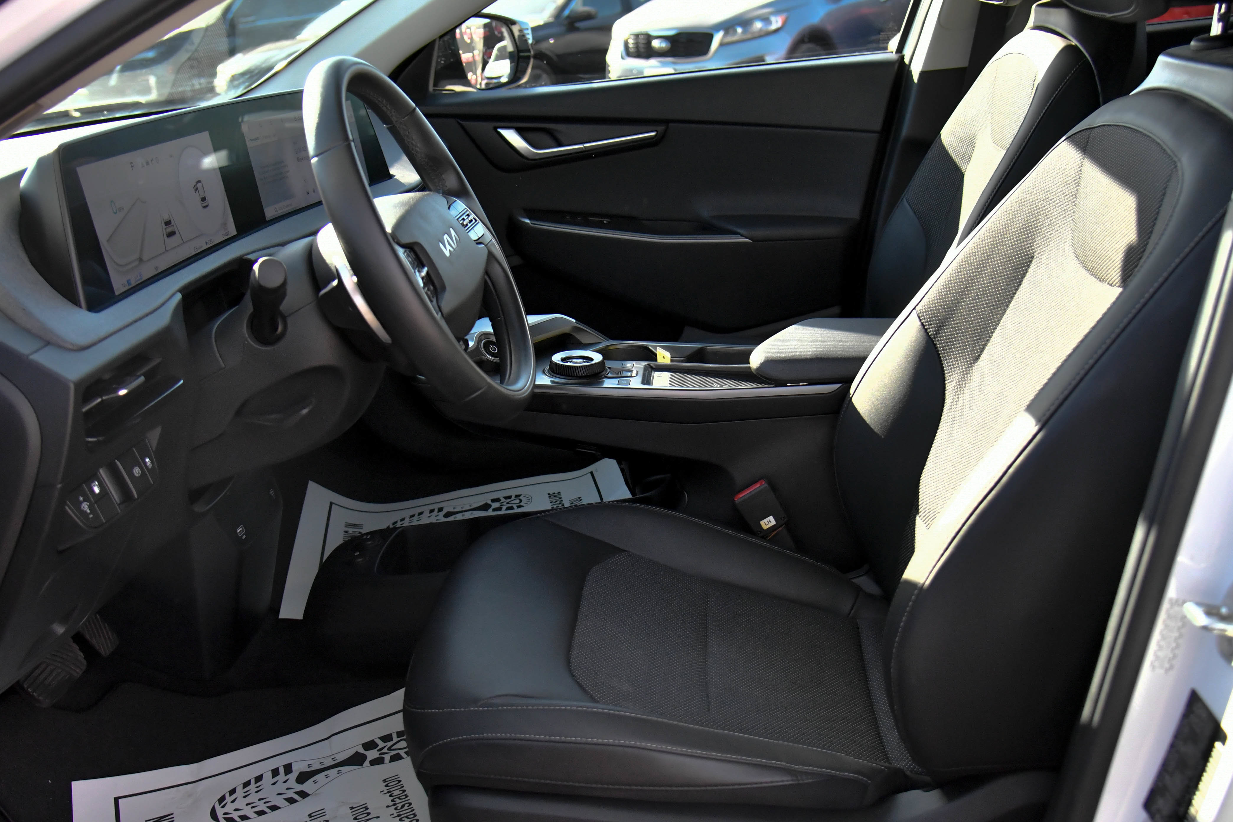 Used 2024 Kia EV6 Light RWD image 18