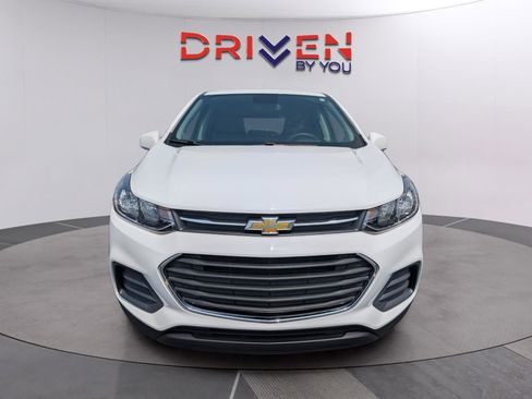 Used 2022 Chevrolet Trax LS w/ Tint and Cruise Package AWD/4WD image 8