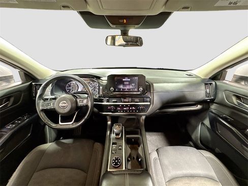 Used 2022 Nissan Pathfinder SV image 15