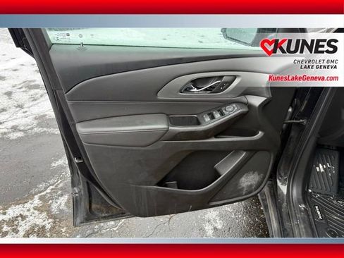 Used 2023 Chevrolet Traverse LT image 14