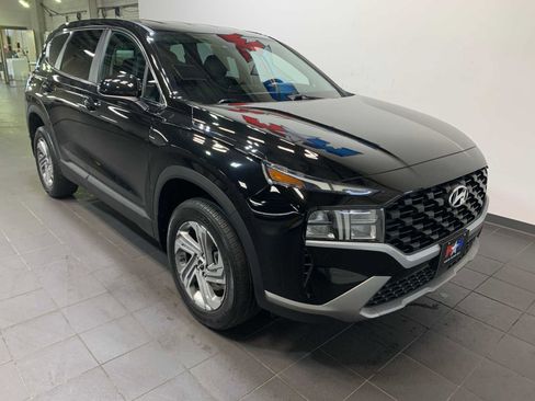 Used 2023 Hyundai Santa Fe SE image 2