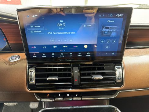 Used 2023 Lincoln Navigator Reserve w/ Monochromatic Package image 17