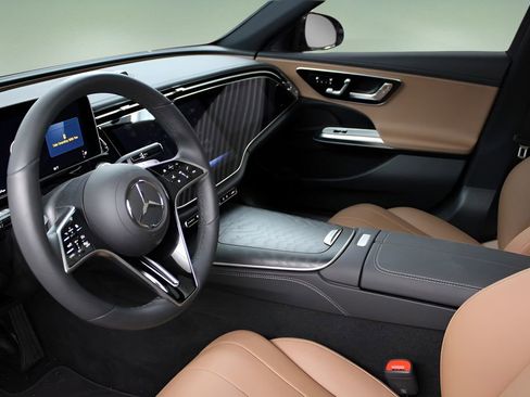 Used 2025 Mercedes-Benz E 450 4MATIC Sedan image 19