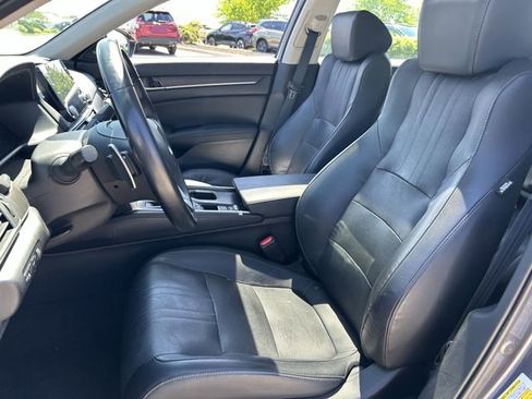 Used 2018 Honda Accord Touring image 23
