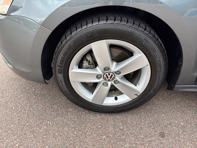 Used 2013 Volkswagen Jetta TDI FWD image 9