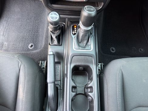 Used 2023 Jeep Wrangler Sport AWD/4WD image 27