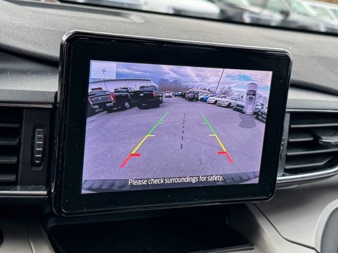 Used 2022 Ford Explorer XLT w/ Equipment Group 202A image 30