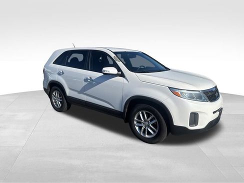 Used 2015 Kia Sorento LX image 8