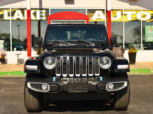 Used 2023 Jeep Wrangler Unlimited Sahara w/ Cold Weather Group AWD/4WD image 2