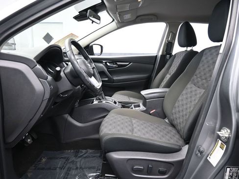 Used 2021 Nissan Rogue Sport SV image 11