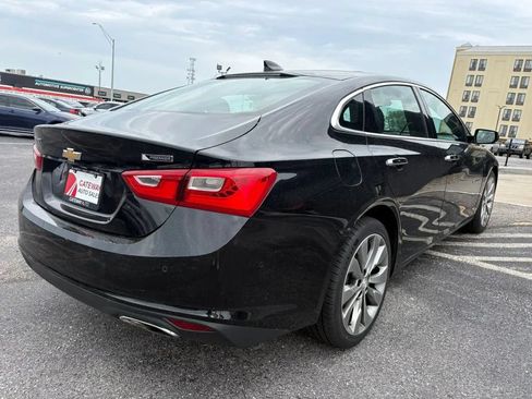 Used 2018 Chevrolet Malibu Premier w/ Premier Sun and Wheel Package FWD image 5