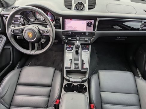 Used 2022 Porsche Macan S image 32