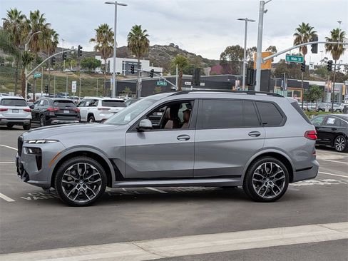 Used 2023 BMW X7 xDrive40i w/ M Sport Package image 10