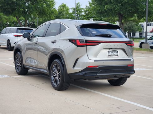 Used 2024 Lexus NX 250 FWD image 4