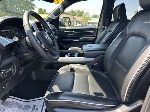 Used 2025 RAM 1500 Laramie AWD/4WD image 10
