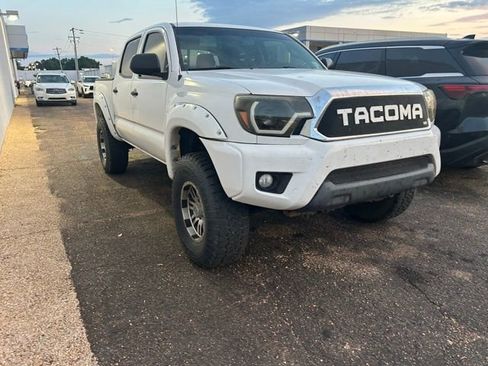 Used 2012 Toyota Tacoma 4x4 Double Cab w/ SR5 Pkg image 9