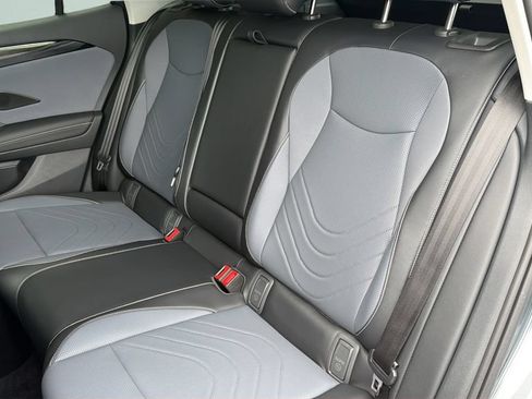 New 2026 Volkswagen Tiguan SE FWD image 28
