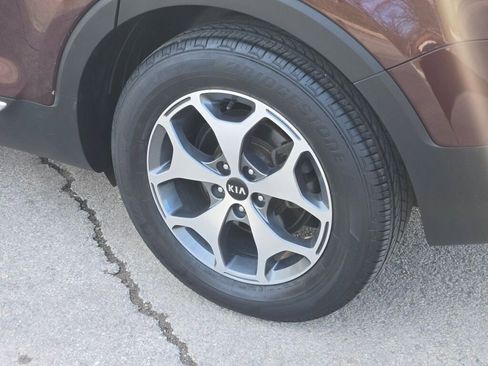 Used 2020 Kia Telluride EX image 16