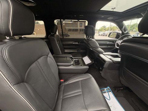 Used 2024 Jeep Grand Wagoneer Series II Obsidian w/ Quick Order Packagew 28T AWD/4WD image 22