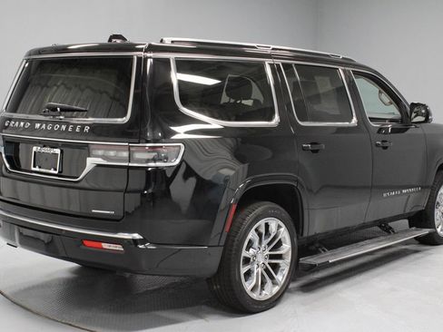 Used 2023 Jeep Grand Wagoneer Series II AWD/4WD image 13